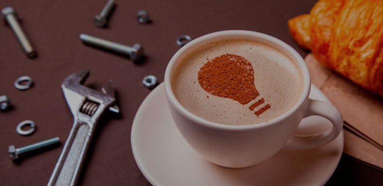 xícara de café com ideias inovadoras
