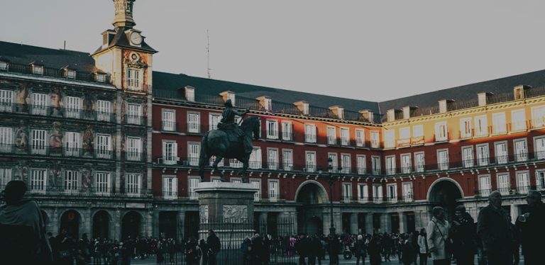 prédio histórico em madrid